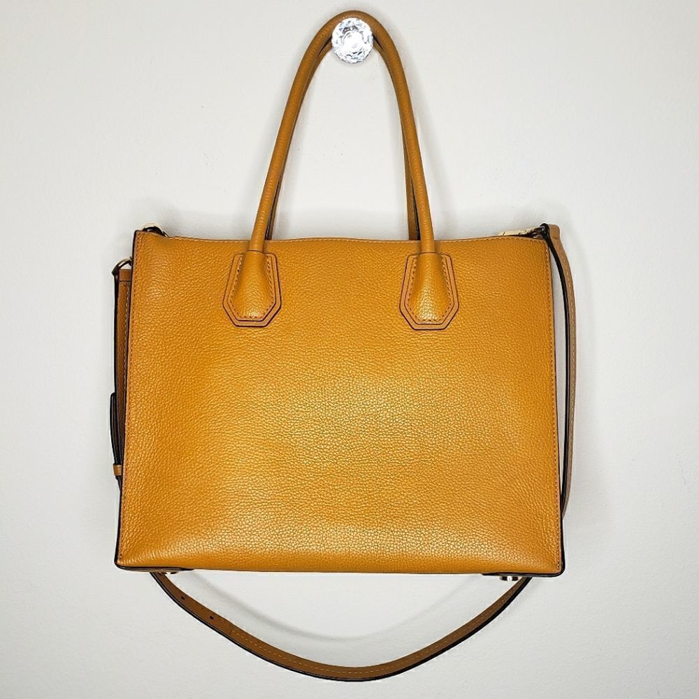 Michael KorsĀ Large Mercer Convtertable Merigold ToteāW/āCrossbodyāStrap - Picture 6 of 16